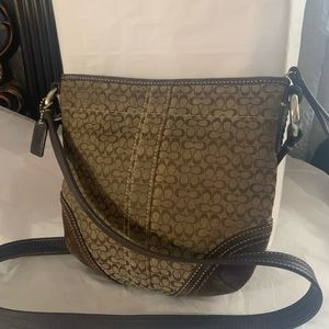 😊Vintage Coach signature logo brown cross body bag